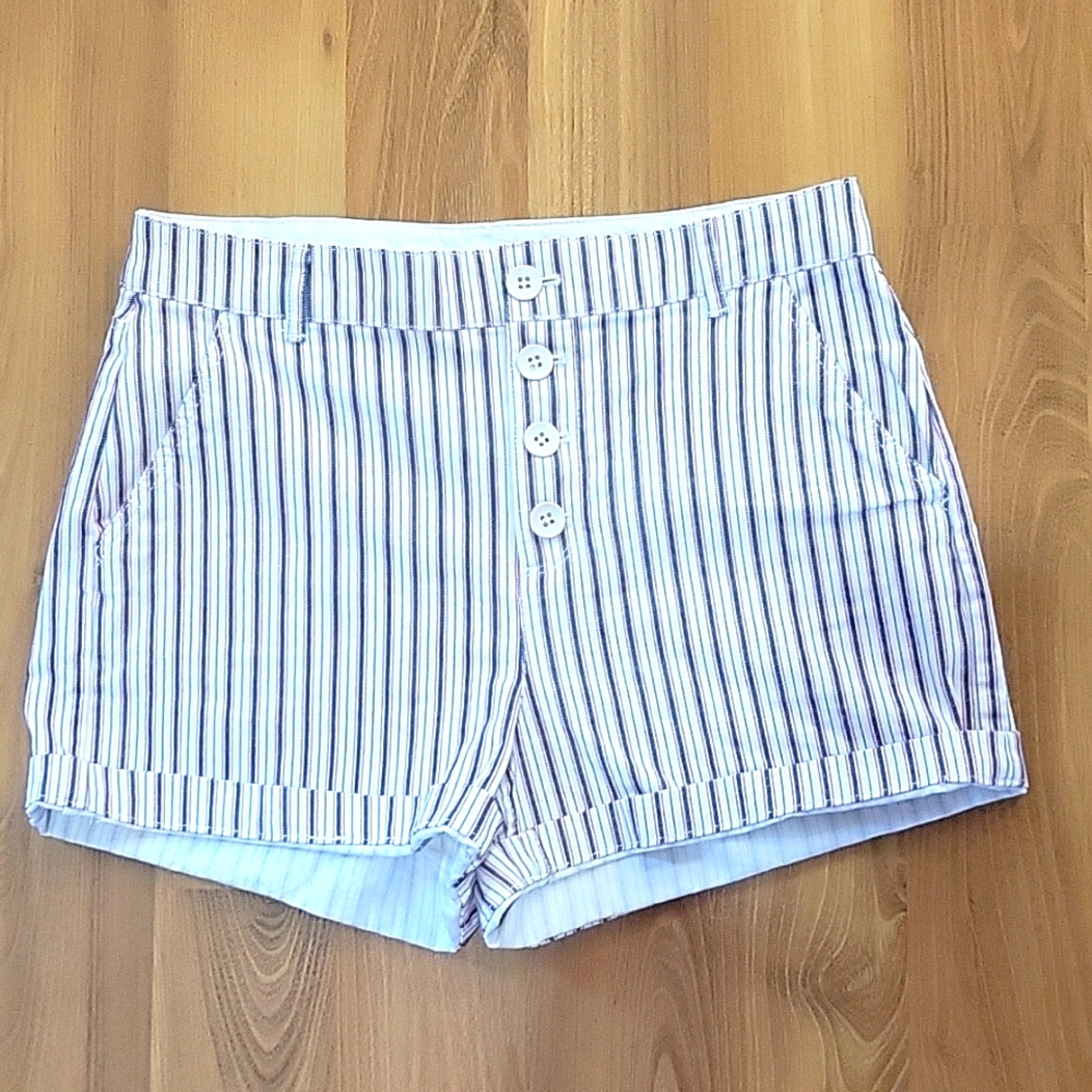 NWOT Old Navy high waisted shorts